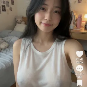 TikTok自撮りでボインがポロン