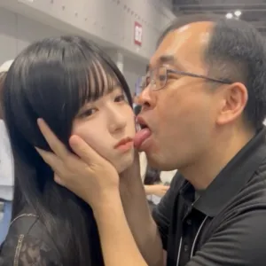人気アイドルとキモオタの... 💕