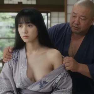 浴衣を脱がせておっぱいを揉む2